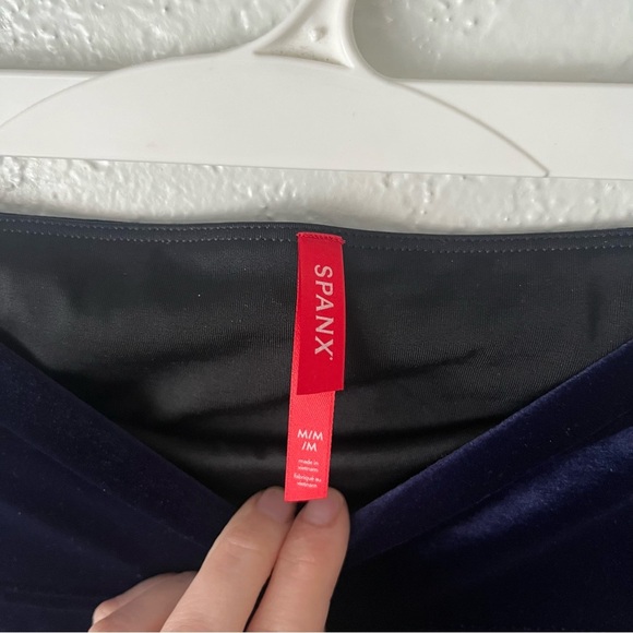 Spanx Leggings Women's Medium Magic High Rise Lapis Night Blue Velvet - Picture 7 of 10